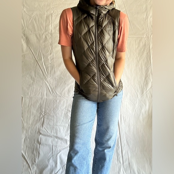 Reversible Gerry Puffer Vest - Picture 7 of 13
